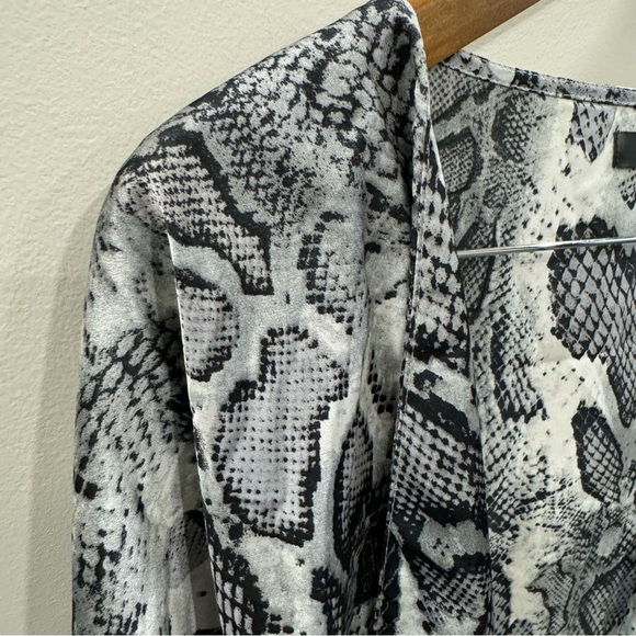 Misguided Snakeskin Wrap Blouse - Picture 3 of 7